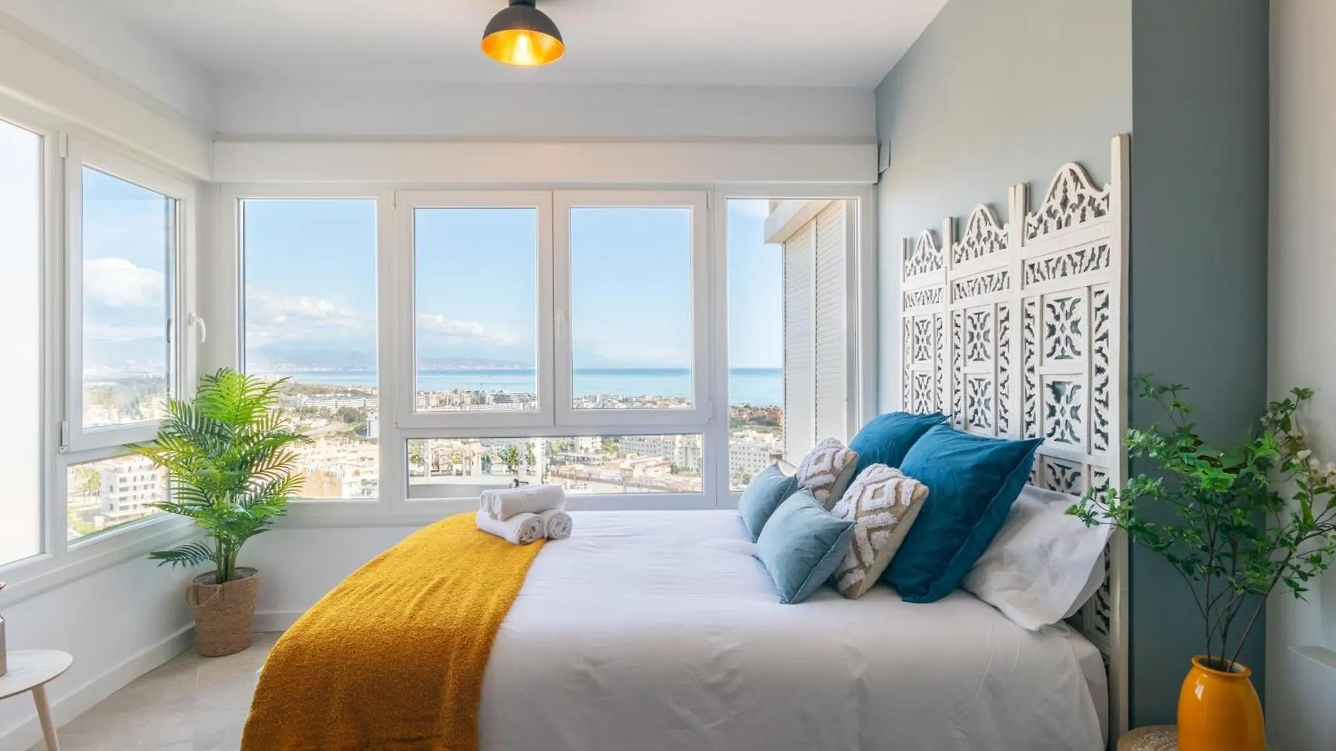 Fantastico Estudio Con Vistas Panoramicas Al Mar Torremolinos