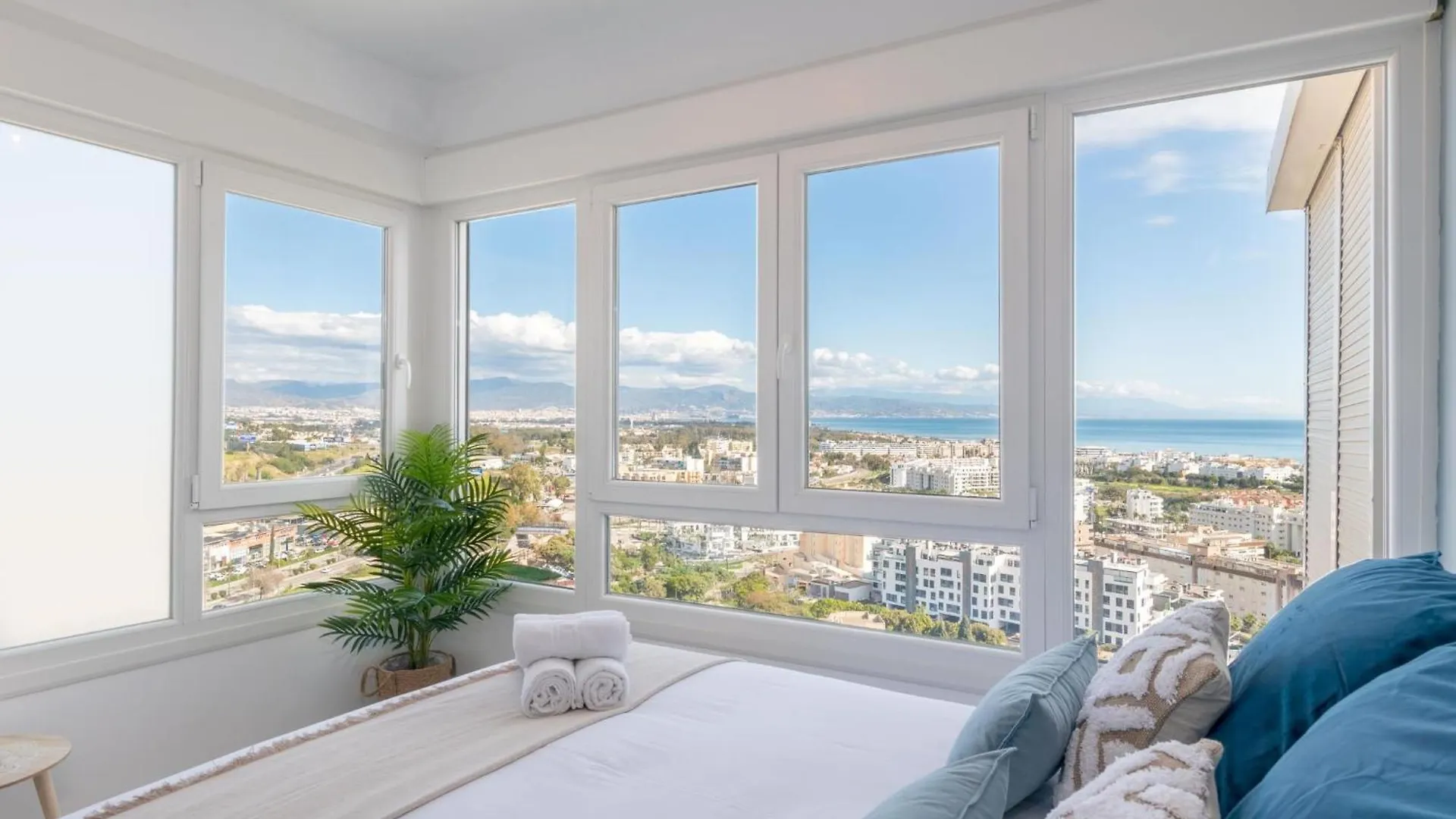 Fantastico Estudio Con Vistas Panoramicas Al Mar Torremolinos Apartmán