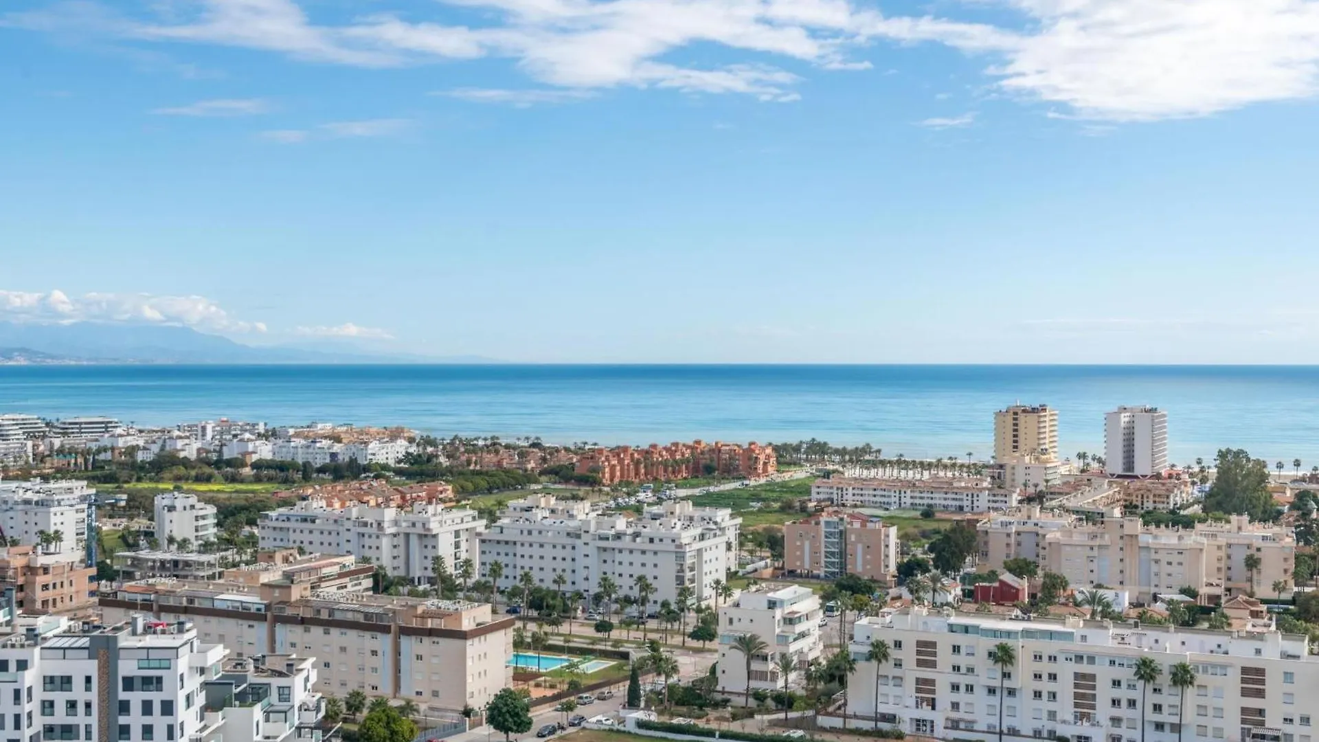Fantastico Estudio Con Vistas Panoramicas Al Mar Torremolinos