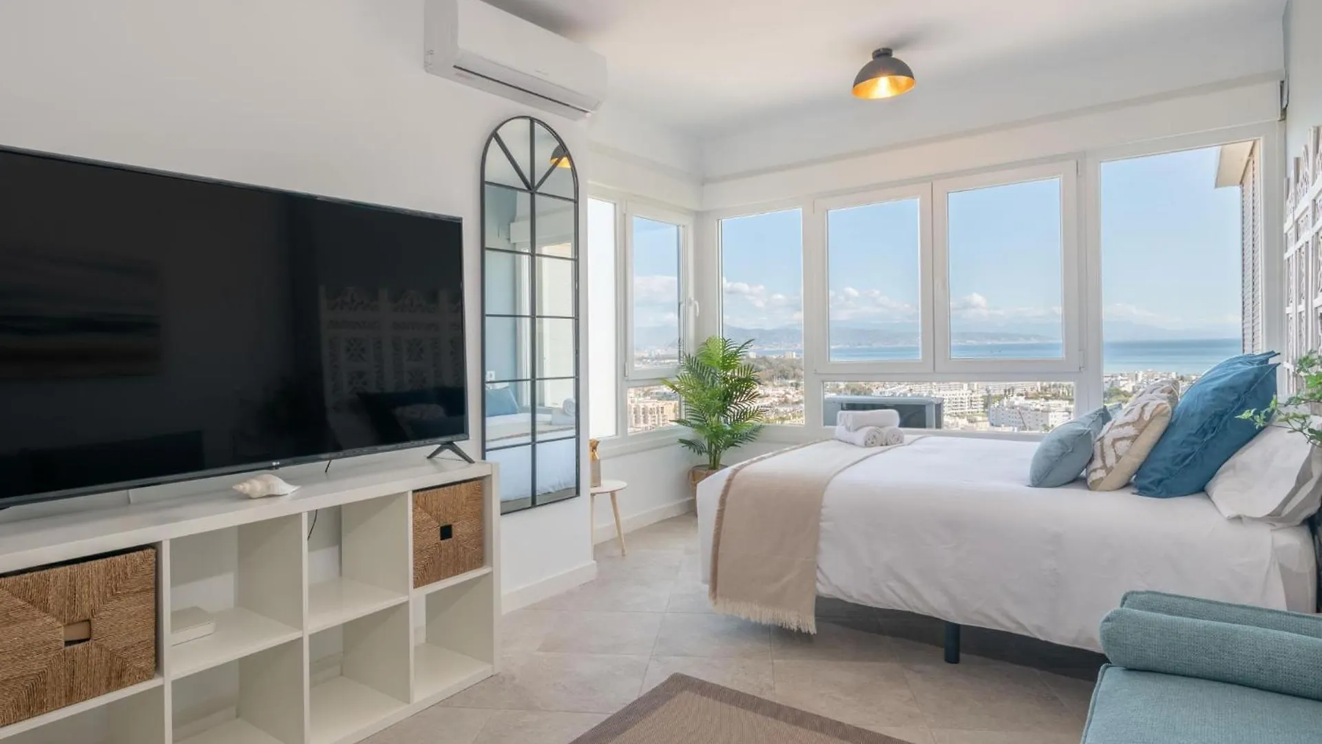 Fantastico Estudio Con Vistas Panoramicas Al Mar Torremolinos 0*,  Spain
